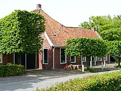 De oude bakkerij-kruidenierszaak van de firma W.E. Dijk