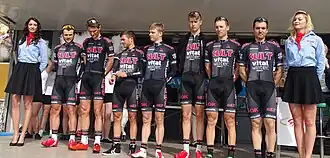 Het team aan de start van de GP Denain 2015.