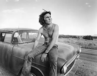 Publiciteitsfoto met Dennis Wilson voor Two-Lane Blacktop (1971)