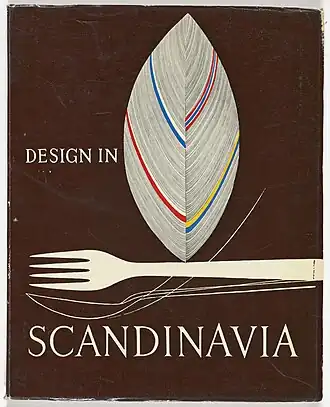 Poster van de tentoonstelling Design in Scandinavia. De poster heeft een bruine achtergrond waarop een getekend blad, een vork en een lepel te zien is. Op de poster staat de tekst "Design in Scandinavia".