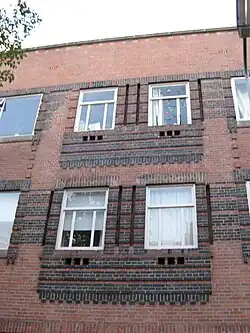 Detail flatgebouw (H.W. Valk)