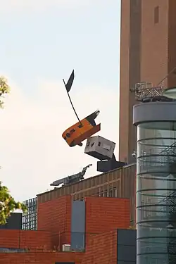 Landed of Gelandet (2001) in Berlijn