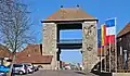 Deutsche Weintor (1936-7) te Schweigen-Rechtenbach aan de grens met Frankrijk aan het zuideinde van de route