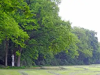 Boerskotten met standbeeld van de godin Diana