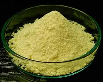 Dibenzylideenaceton-poeder