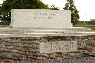 Stone of Remembrance en naamsteen