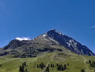 Die Mute (links) en in het midden de Zwölferkogel met daarvoor de Kleine Zwölferkogel, nabij het Speicher Finstertal