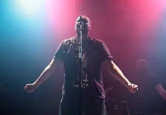 Tijdens een live optreden met Megasonic in 2015