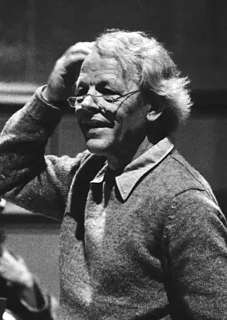 Johan van der Meer in de kerk van Zeerijp, 1980