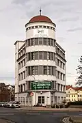 Monumentaal bedrijfspand (1938) aan de Grimmaische Straße[6]