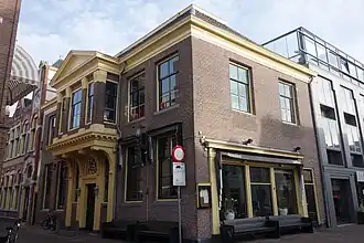 De Bios gezien vanaf de Gedempte Nieuwesloot