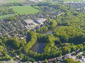 Luchtfoto Dollern; op de voorgrond de Bosvijvers