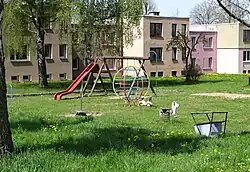 Speeltuin en appartementsgebouwen (2023)