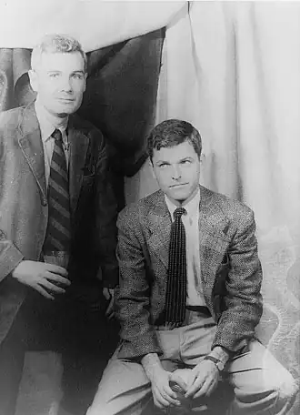 Donald Windham (links) en Sandy Campbell (rechts) in 1955