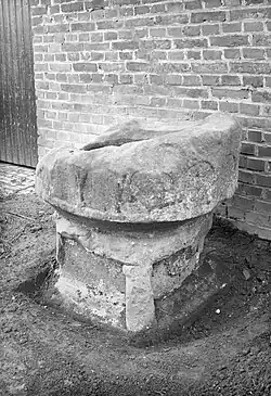 Doopvont, kerk van Heveskes