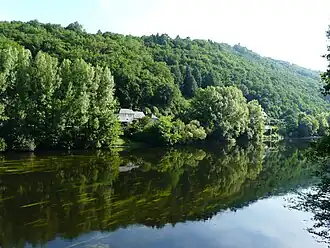 De Dordogne bij Monceaux-sur-Dordogne