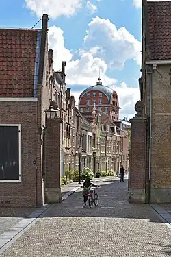De Hofstraat, gezien vanuit het Hof.
