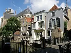 De Pelserbrug, met de Grote Kerk op de achtergrond.