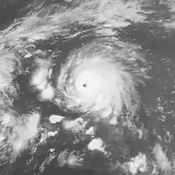 Foto of weerkaart van orkaan