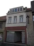 Burgerhuis met latere winkelpui