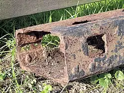 Deel van een potroe met klinknagels