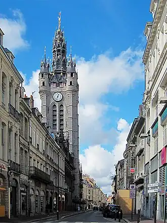 Rue de la Mairie en het belfort