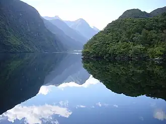 Doubtful Sound bij helder zicht...