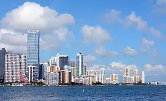 Zicht op het noorden van Biscayne Bay en de skyline van Downtown Miami (2014)