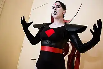 Jennifer Kateri crossplaying als Mister Sinister tijdens Dragon*Con 2013.