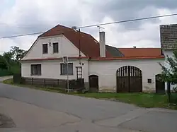 Boerderij in het dorp (2011)