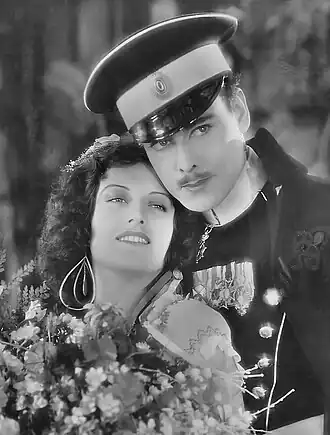 Joan Crawford en Nils Asther in Dream of Love