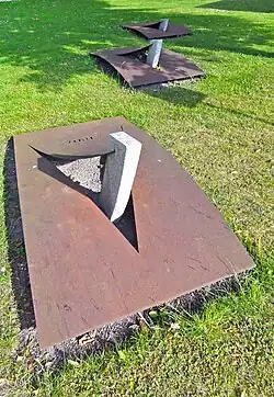 Drenkelingenmonument aan de oostzijde van de Groate Kerk