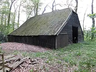 Leeuwenburgh: houtschuur