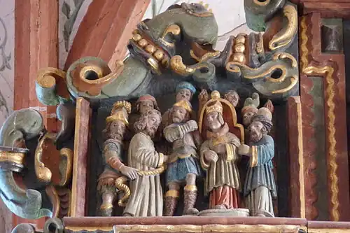 Hoogaltaar scène Jezus wordt voor het gerecht geleid