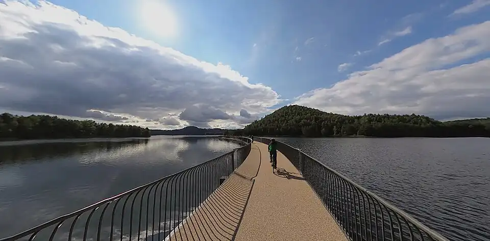 Drijvende brug Fietsen tussen de Mijnterrils