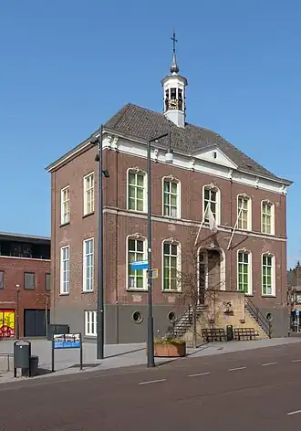 Het oude gemeentehuis te Made