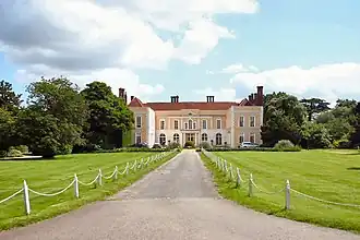 Oprijlaan van Hintlesham Hall