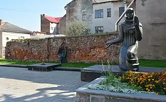 Oorlogsmonument in Drohobytsj voor de omgebrachte burgerslachtoffers.
