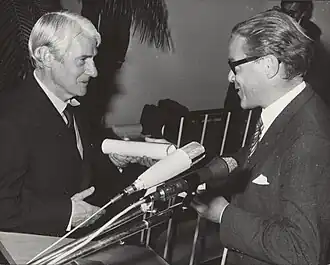 Willem de Kooning en Rudi Oxenaar (1968)