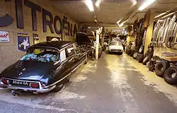 Interieur van de DS-garage