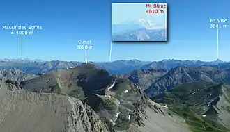 Uitzicht op de Cimet (in het midden van de foto) vanaf de Pelatberg.