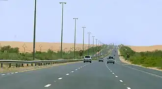 De E66 ten zuiden van Dubai