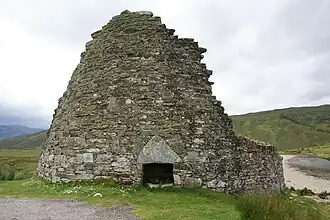 Dun Dornaigil vanaf het noordoosten.