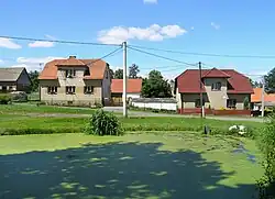 Huizen aan de oostzijde van het dorp (2010)