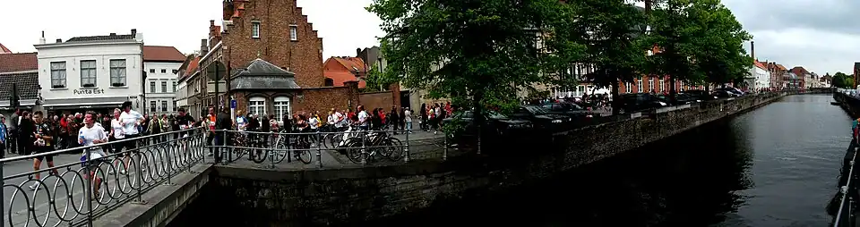 Panoramafoto van de dertigste editie van 'Dwars door Brugge'.