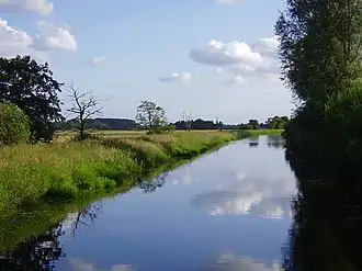 Het Dwarsdiep tussen Nuis en Lucaswolde.