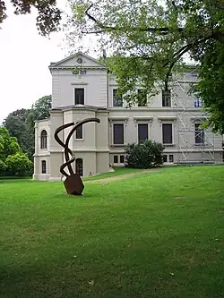 Stürzendes Haus, Villa Merkel in Esslingen am Neckar