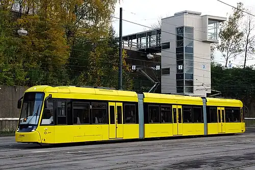Achtassige lagevloertram in Essen