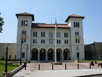 Ingang van metrostation East 180th Street