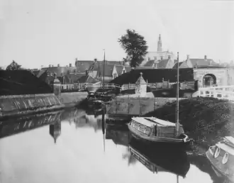 Buitenzijde Ebbingepoort (Friedrich Julius von Kolkow, 1877